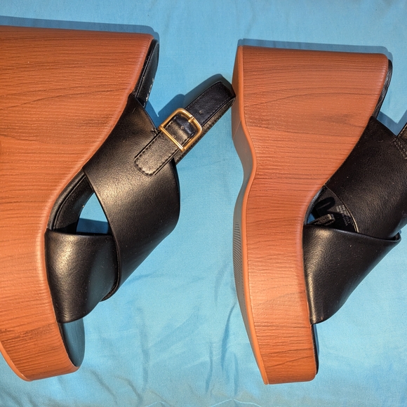 Torrid Wide-Width CrissCross Strap Wedges 10 - Picture 4 of 9